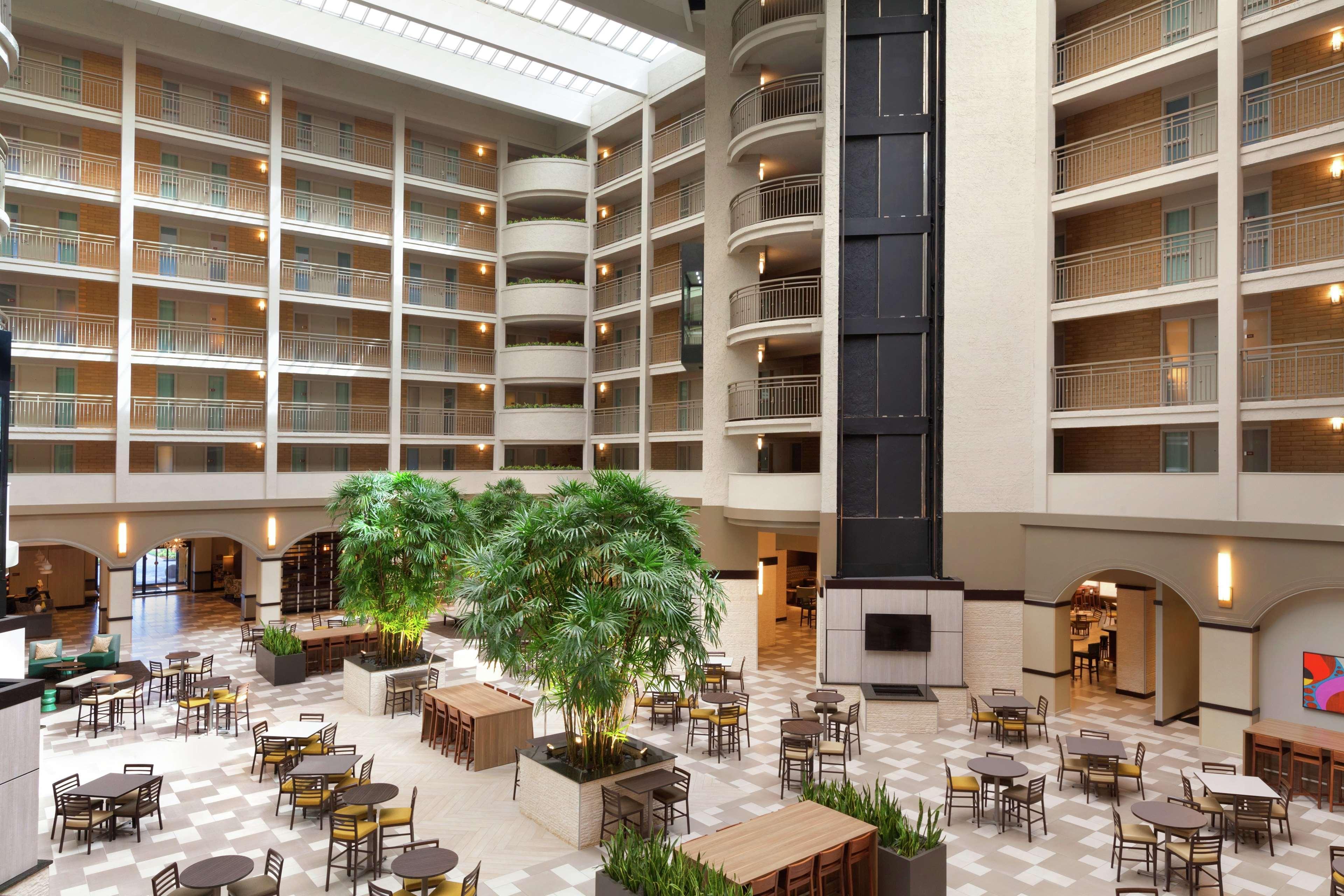 Embassy Suites By Hilton Jacksonville Baymeadows Bagian luar foto