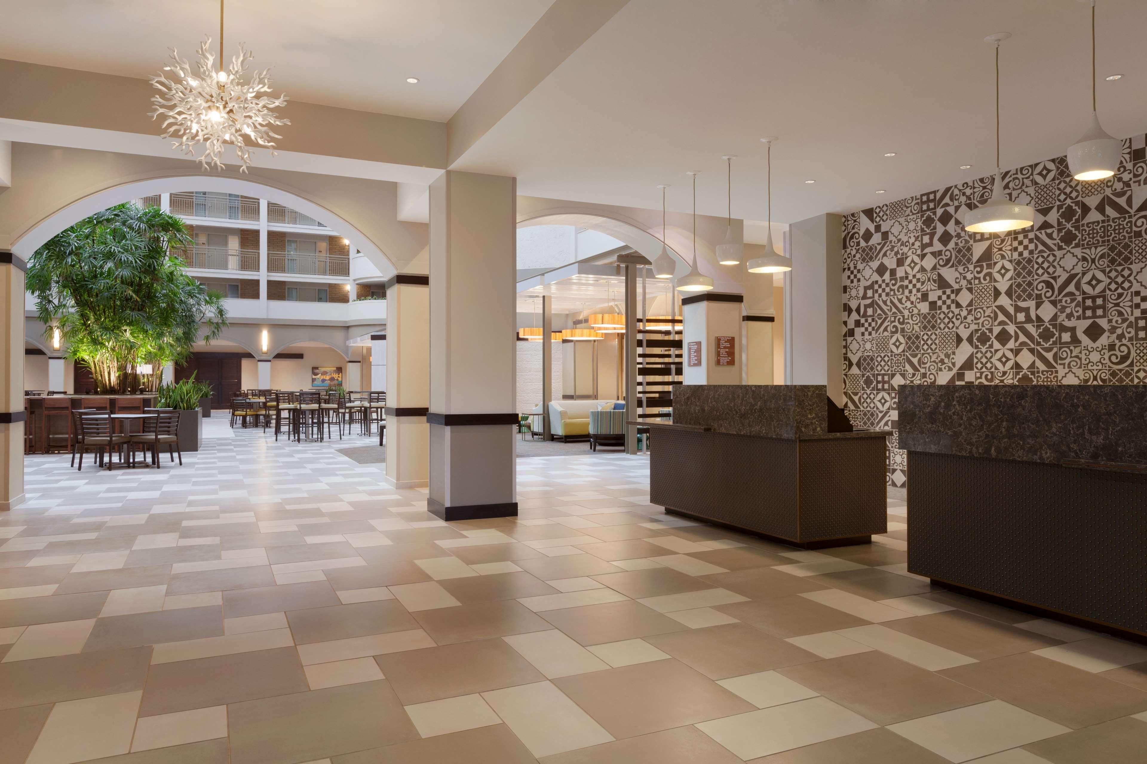 Embassy Suites By Hilton Jacksonville Baymeadows Bagian luar foto
