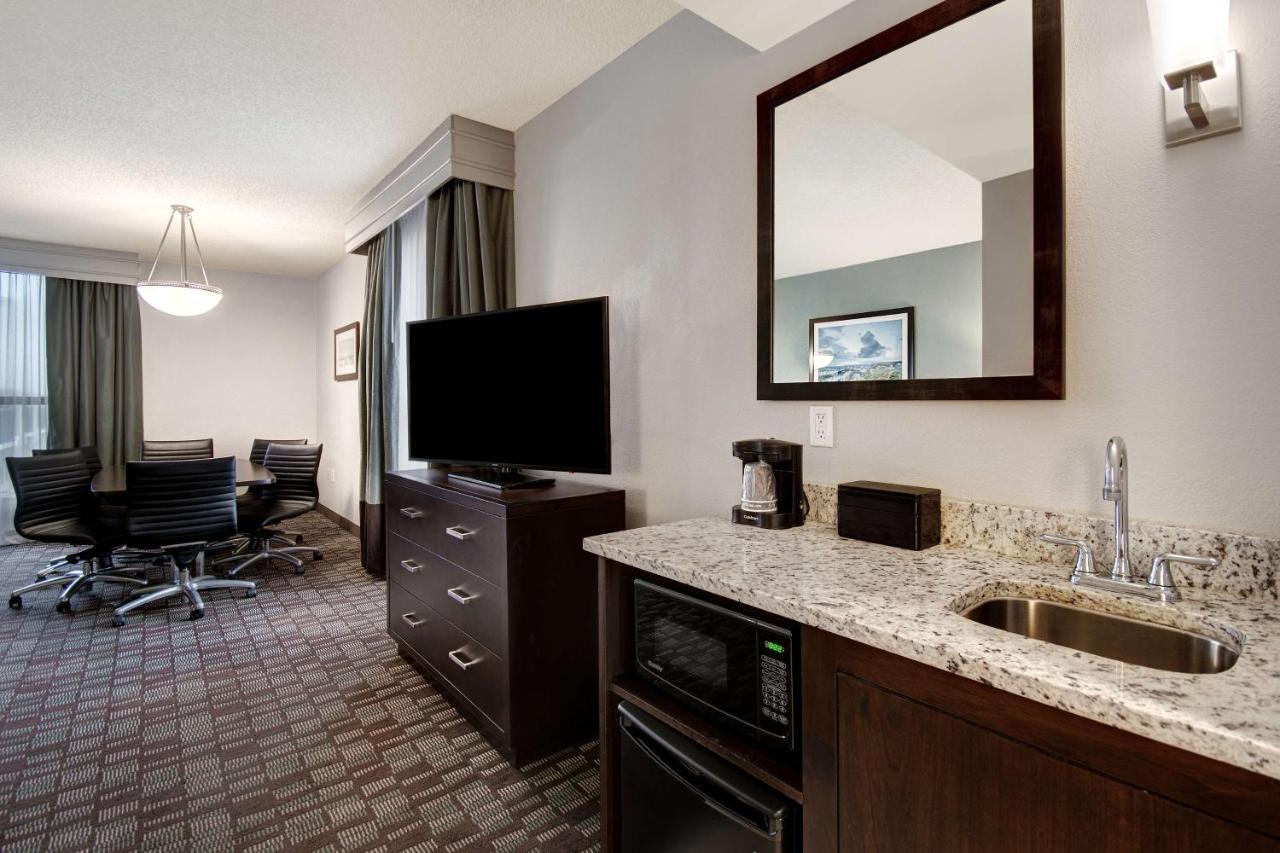 Embassy Suites By Hilton Jacksonville Baymeadows Bagian luar foto