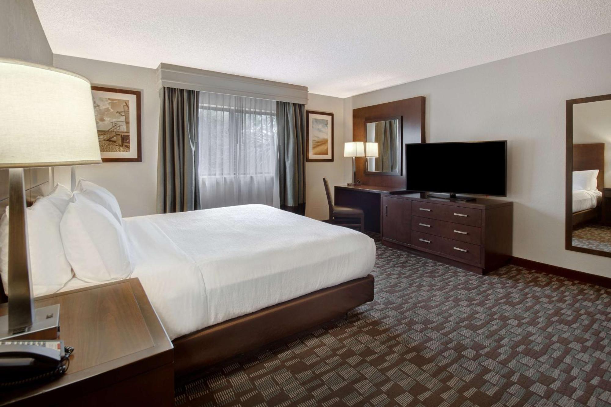 Embassy Suites By Hilton Jacksonville Baymeadows Bagian luar foto