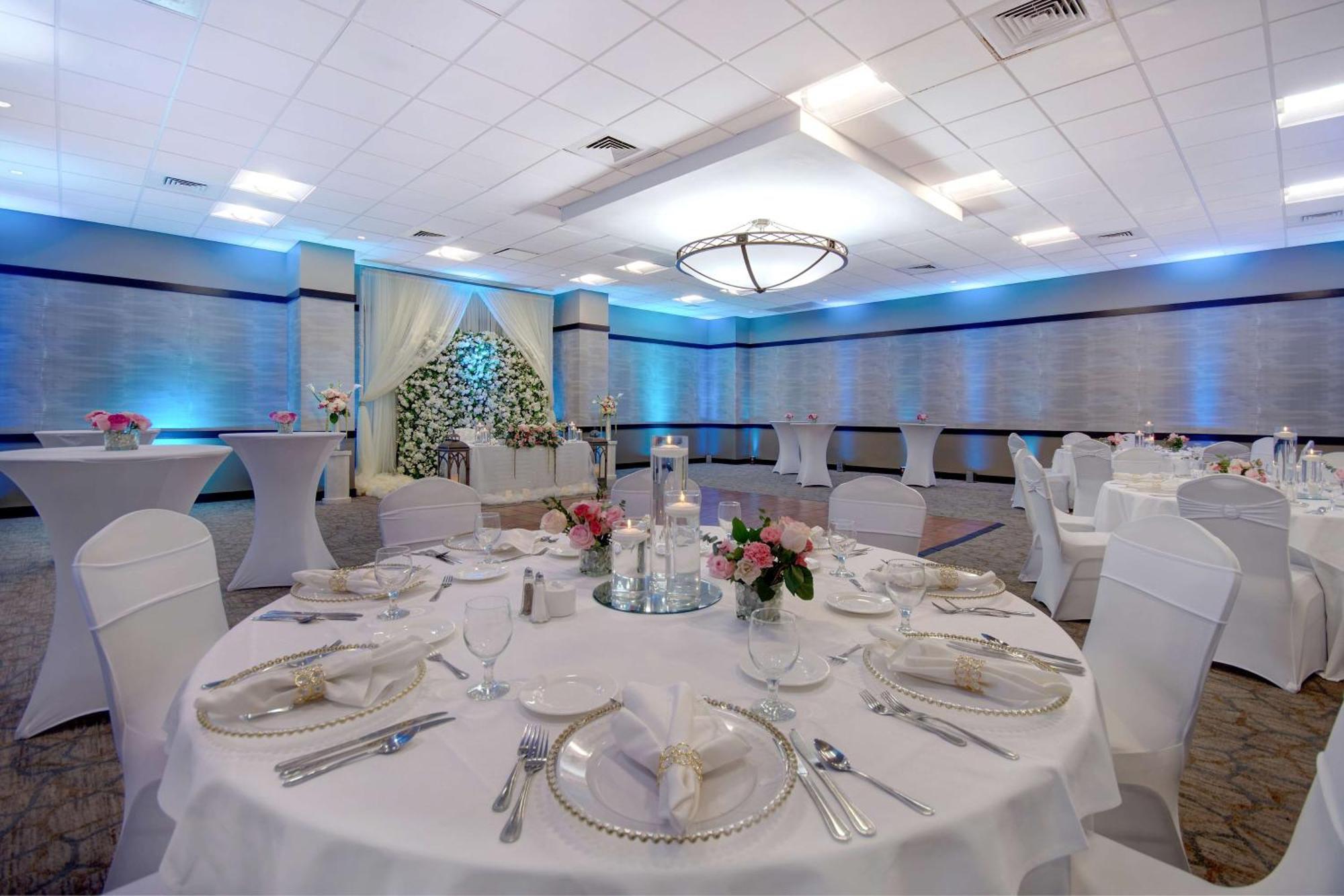 Embassy Suites By Hilton Jacksonville Baymeadows Bagian luar foto