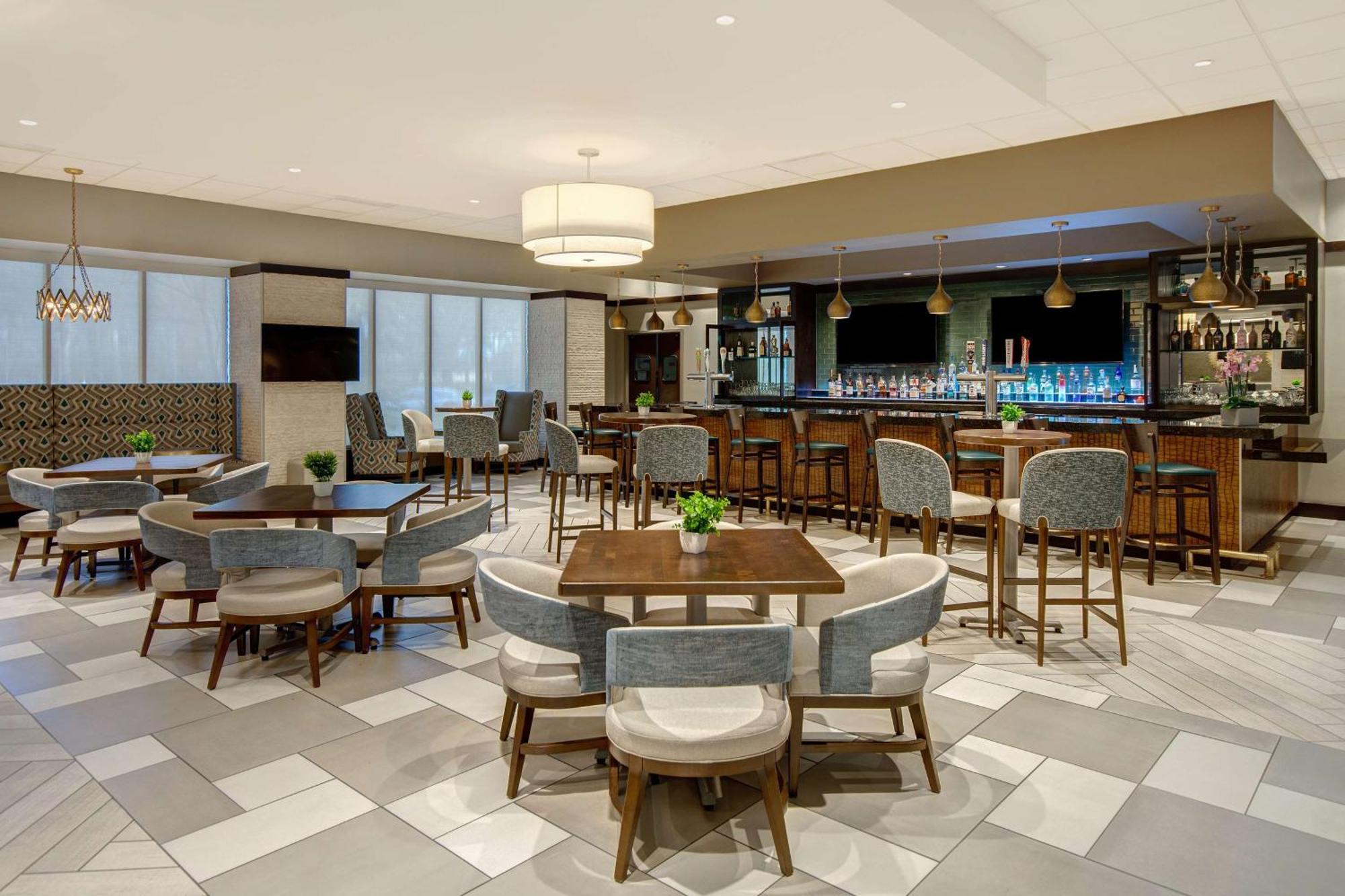 Embassy Suites By Hilton Jacksonville Baymeadows Bagian luar foto