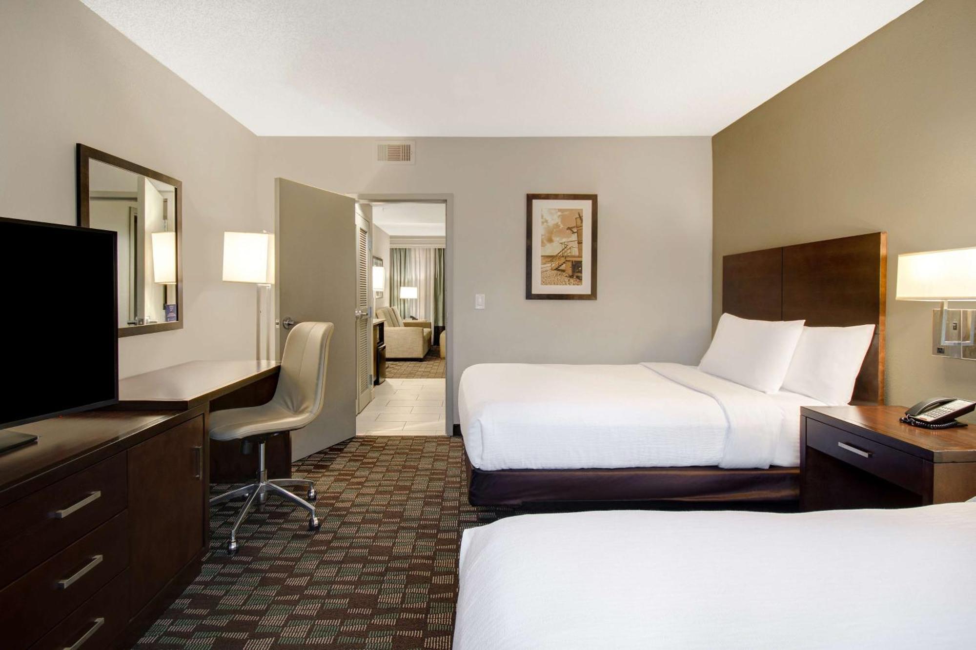 Embassy Suites By Hilton Jacksonville Baymeadows Bagian luar foto