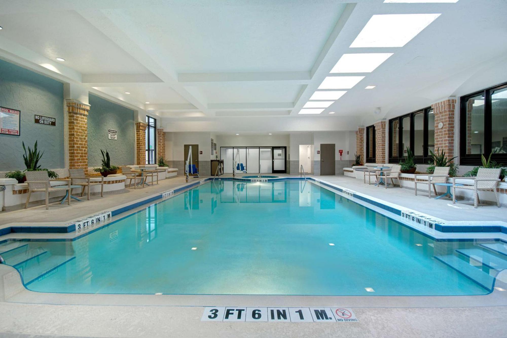 Embassy Suites By Hilton Jacksonville Baymeadows Bagian luar foto
