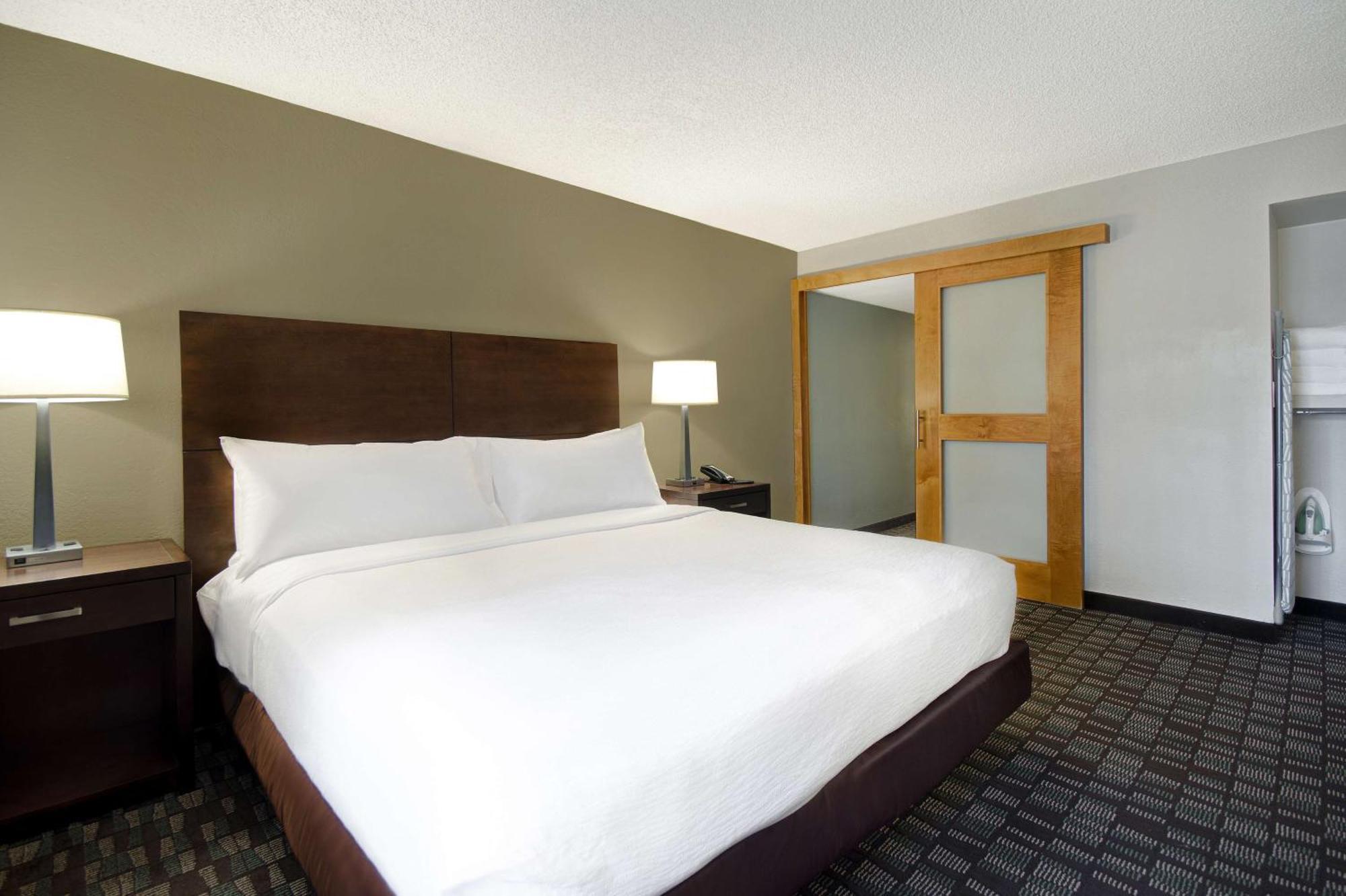 Embassy Suites By Hilton Jacksonville Baymeadows Bagian luar foto