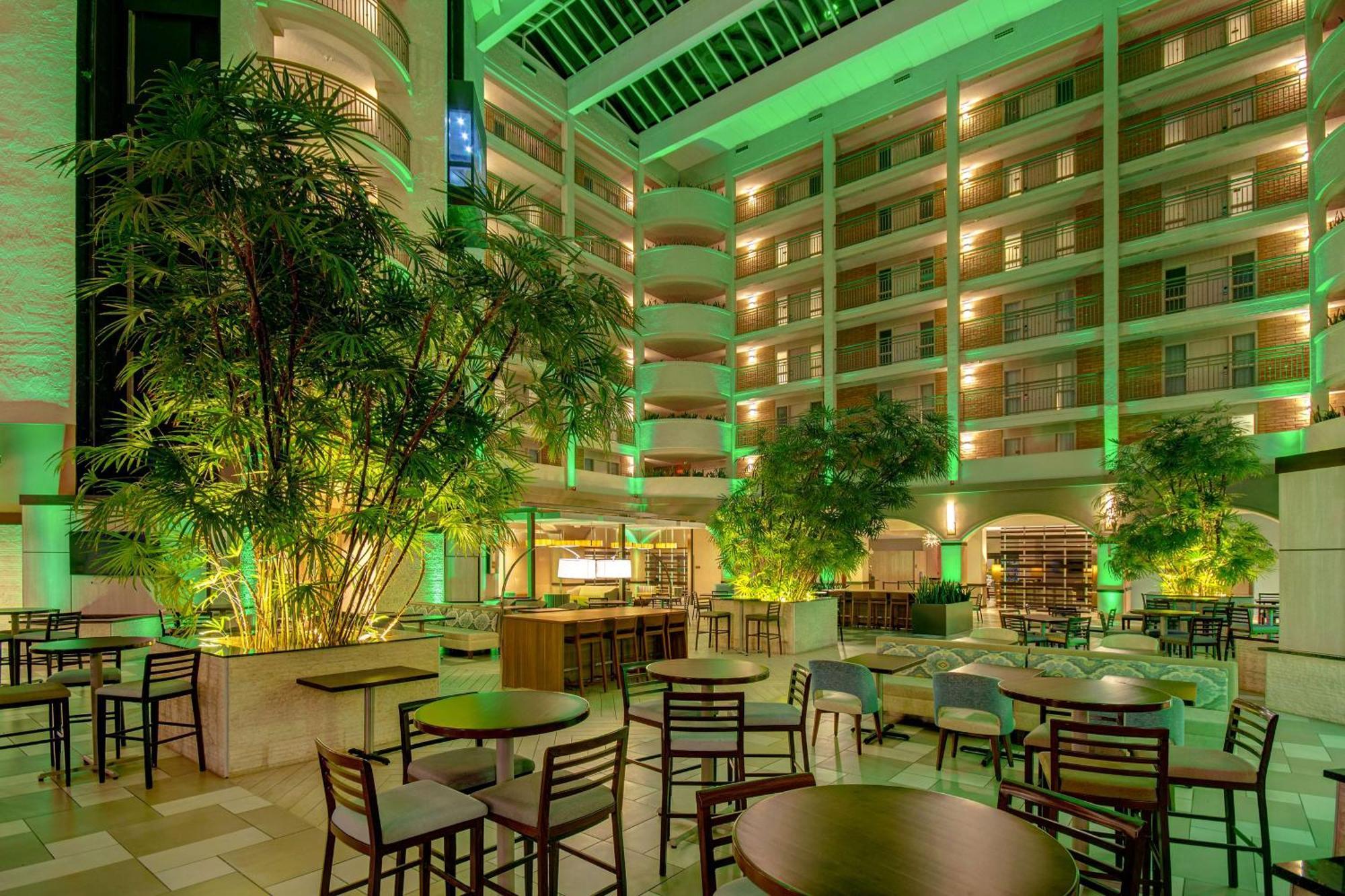 Embassy Suites By Hilton Jacksonville Baymeadows Bagian luar foto